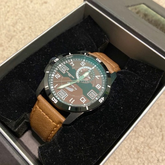 Limited edition all blacks wrist watch - Picture 1 of 4